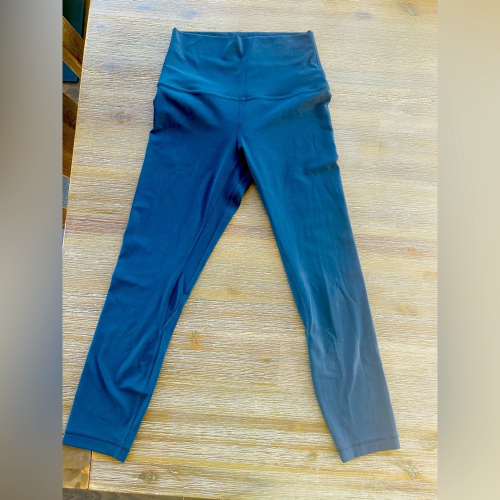 Lululemon navy ankle leggings. Women size 4.